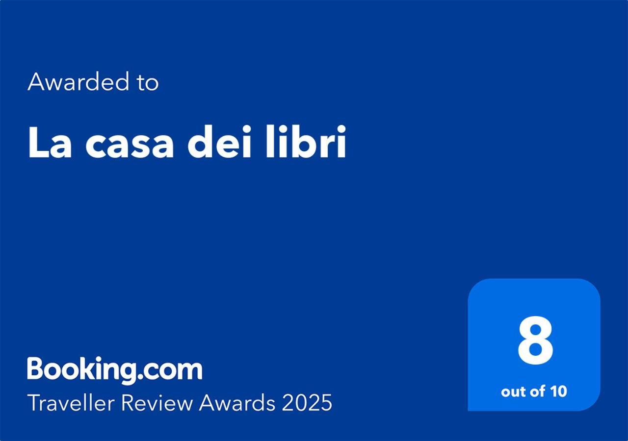 カゼッレ・トリネーゼLa Casa Dei Libriアパートメント エクステリア 写真